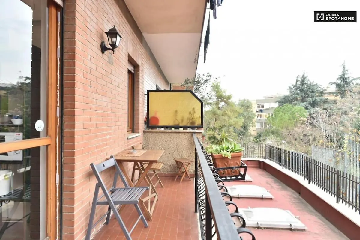 Magenta Superior Terrione 83 Apartment Rome Italy